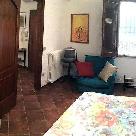 Nyaraló Villetta Lucertolone *